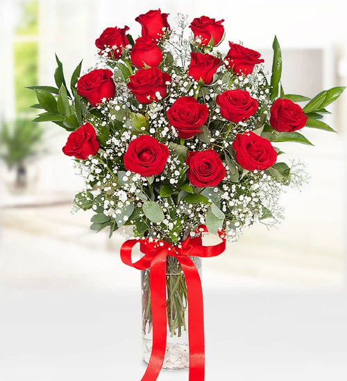 15 Radiant Roses in Vase